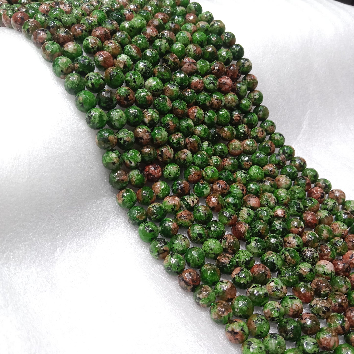 Green texture agate beads (8mm)