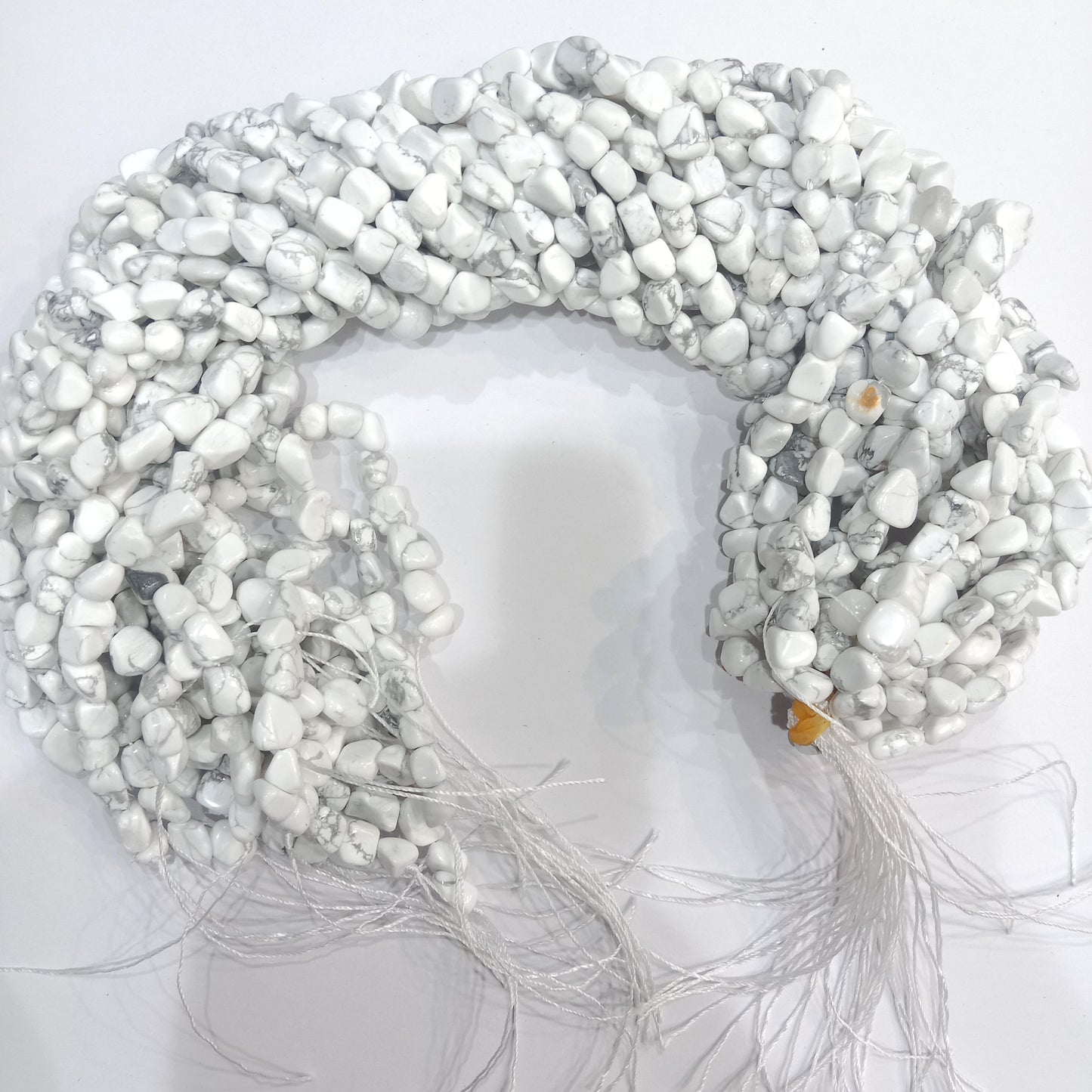 Howlite tumbel stones beads 1 string