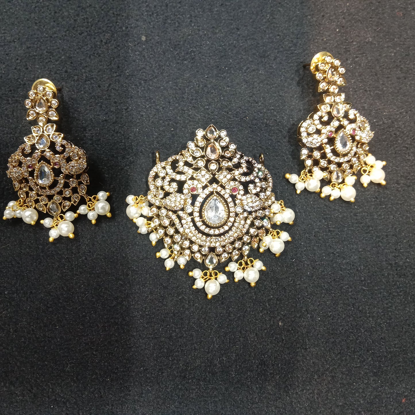 Victorian quality pendant set with earring white colour