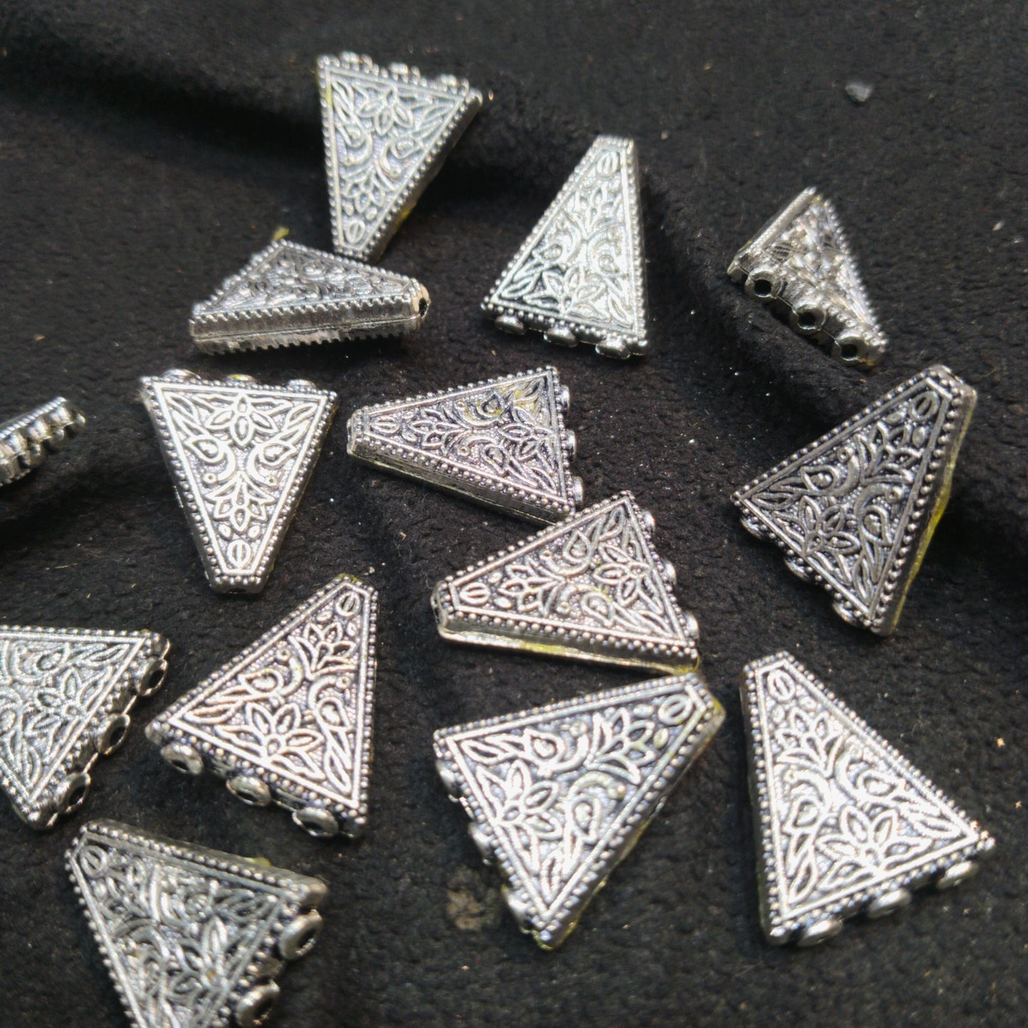 Silver oxidized metal filigree patterns 25mm 1 pkt 20 pcs