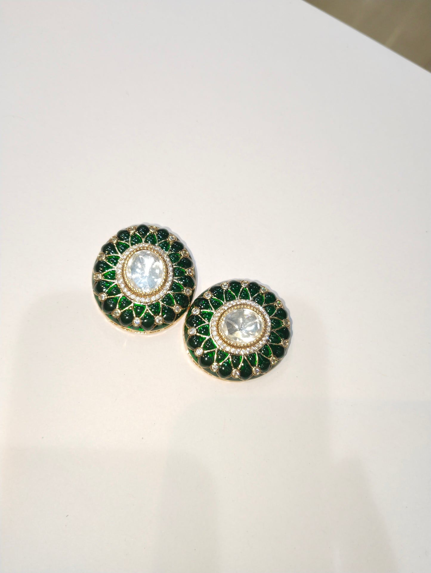 High Quality Kundan pendants 1.25 inches round shape 1 pkt 1 pcs