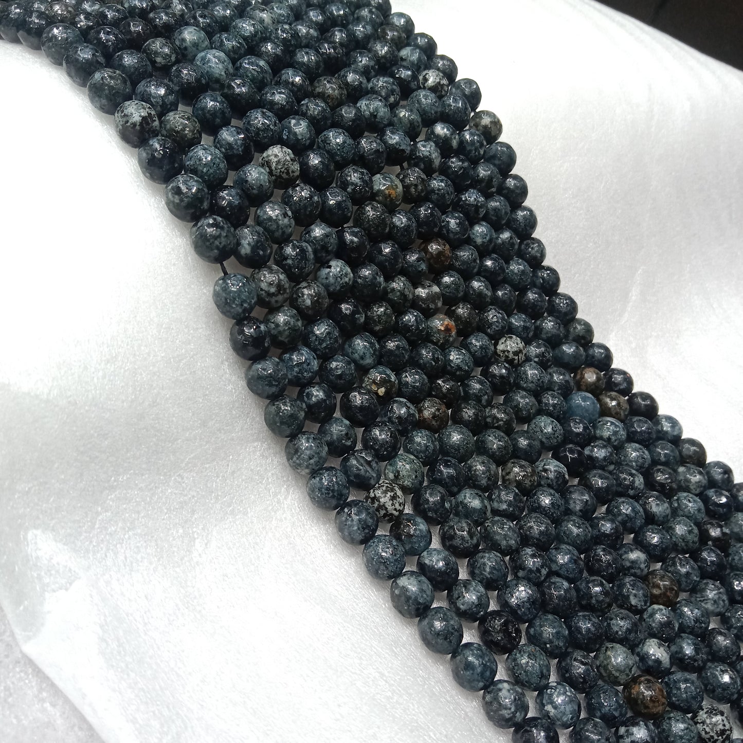 Black texture agate beads (8mm)