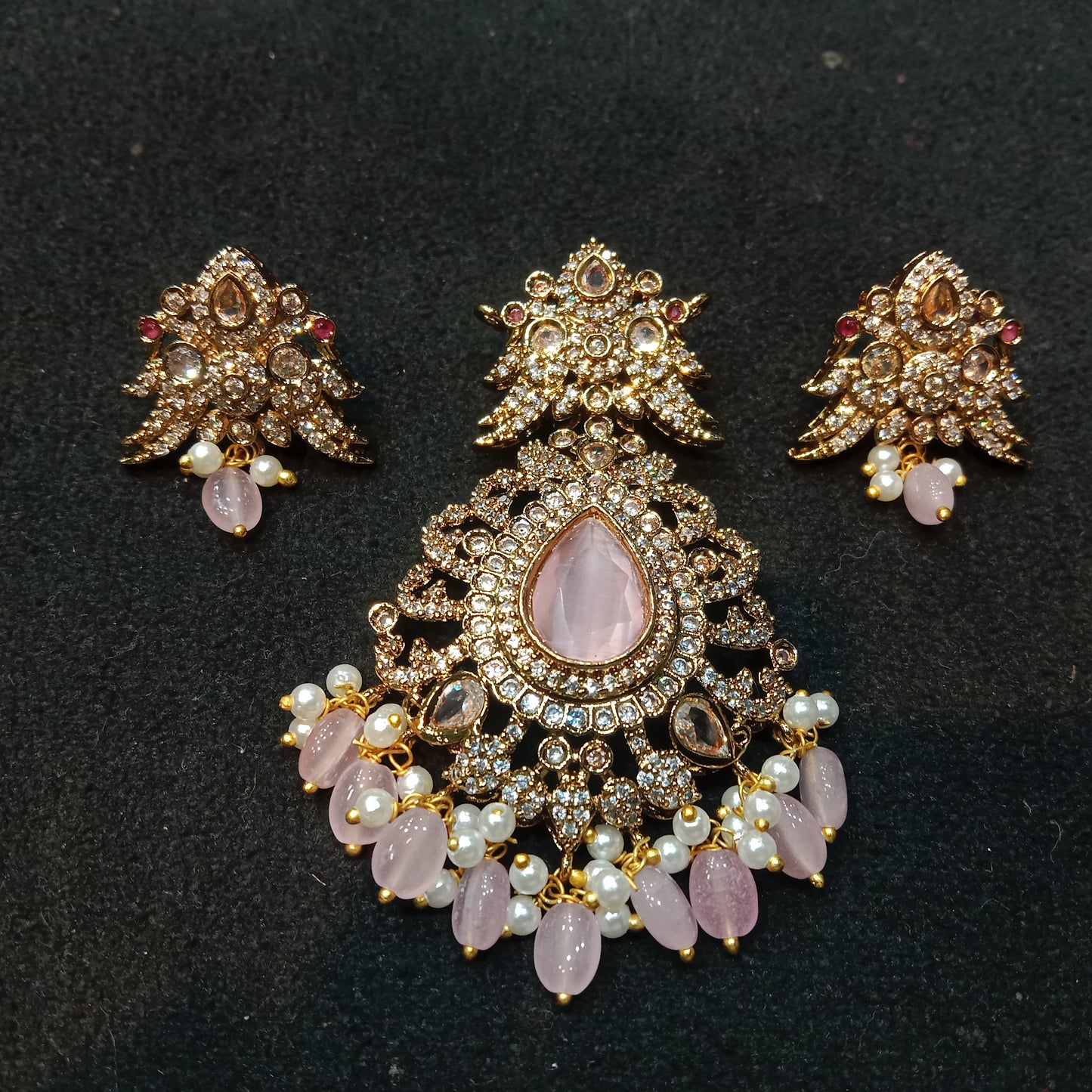 Victorian quality pendant set with earring pink colour