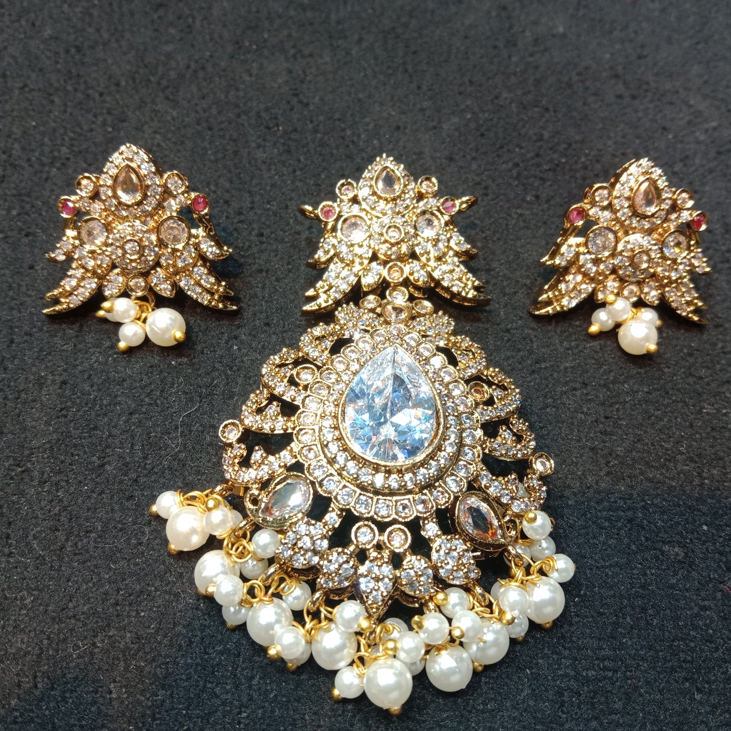 Victorian quality pendant set with earring white colour