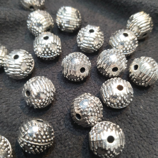 Designed work silver oxidized metal round shape beads 1 pkt 50 pcs