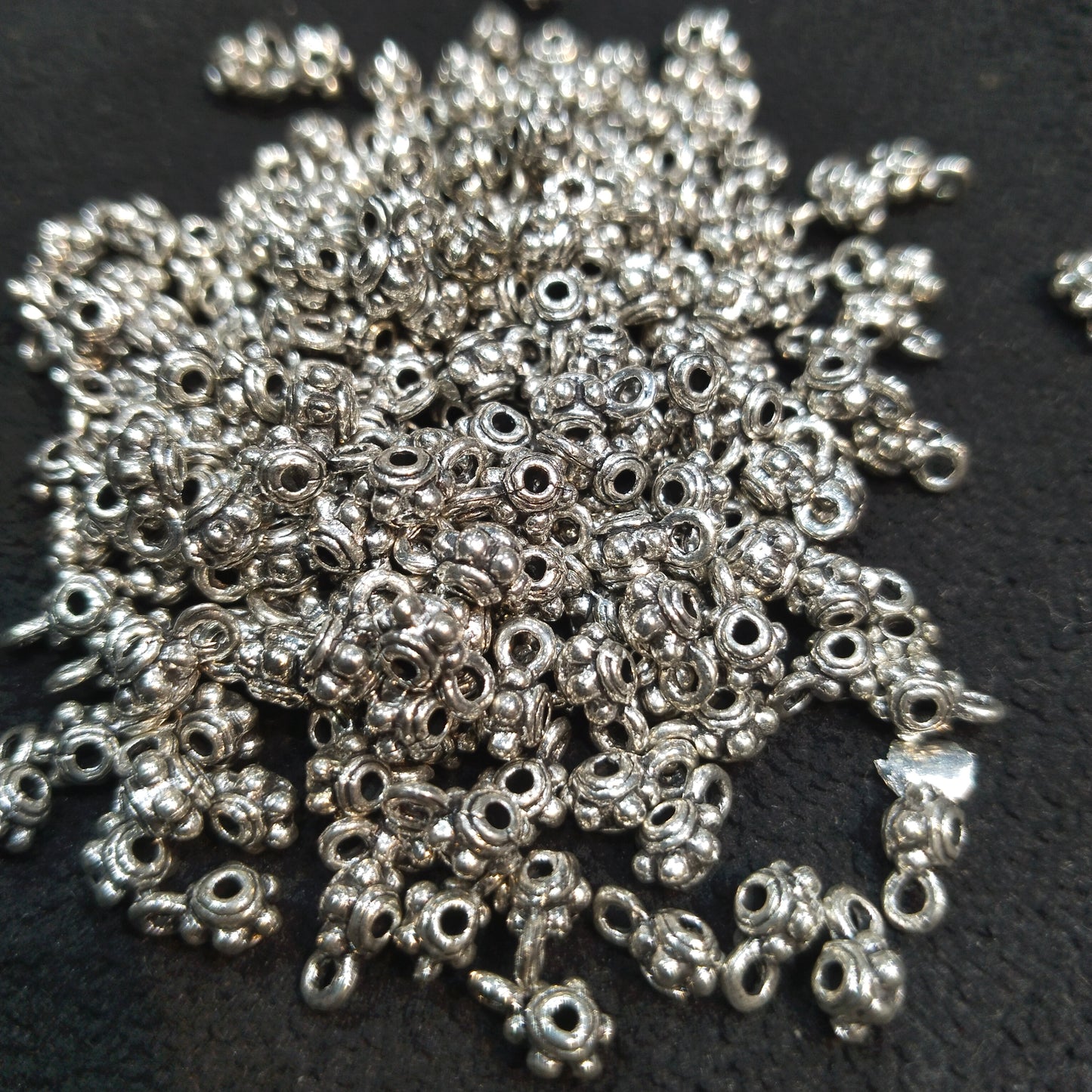 Oxidized silver daisy spacer round shape charms 8mm 1 pkt 100 pcs.