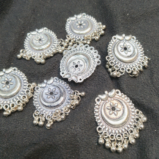 Oxidized silver shield shaped plate pendant 40mm 1 pkt 100 pcs.