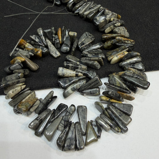 Serpentine Uncut Stones Beads 1 String