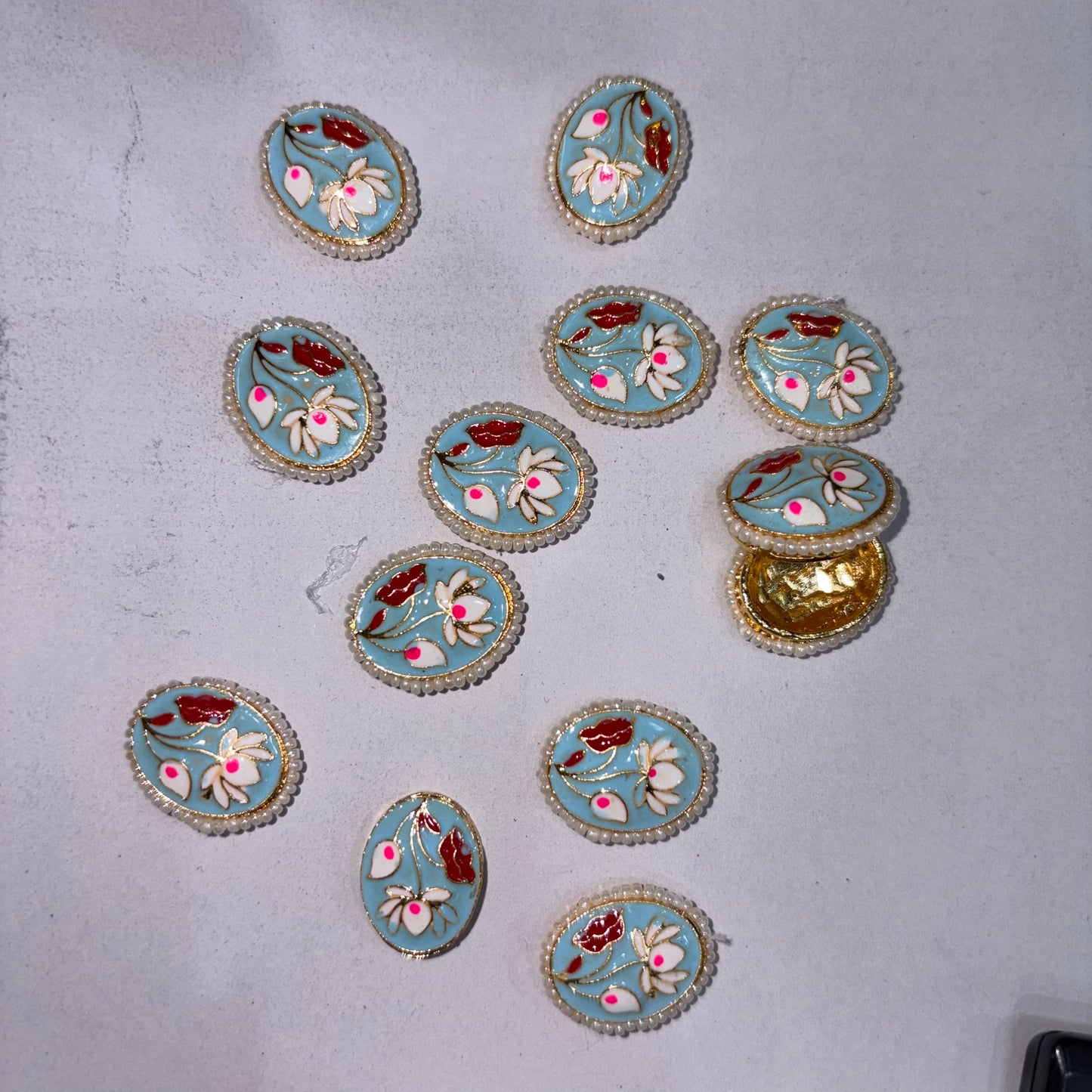 High quality meenakari Kundan 16mm 1 pkt 20 pcs.