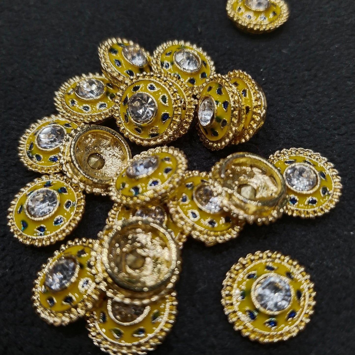 High Quality meenakari Kundan 12mm 1 pkt 20 pcs