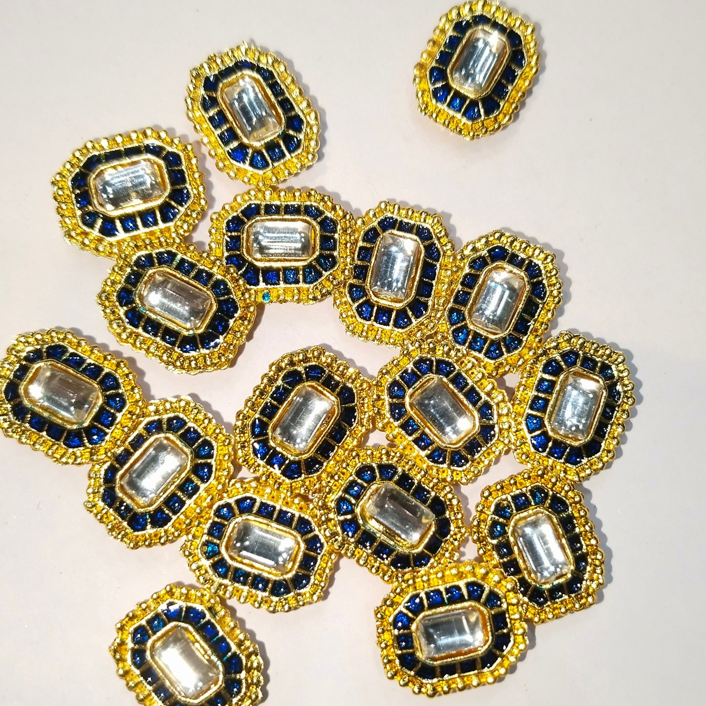 High quality Kundan pendants 12mm 1 pkt 20 pcs.