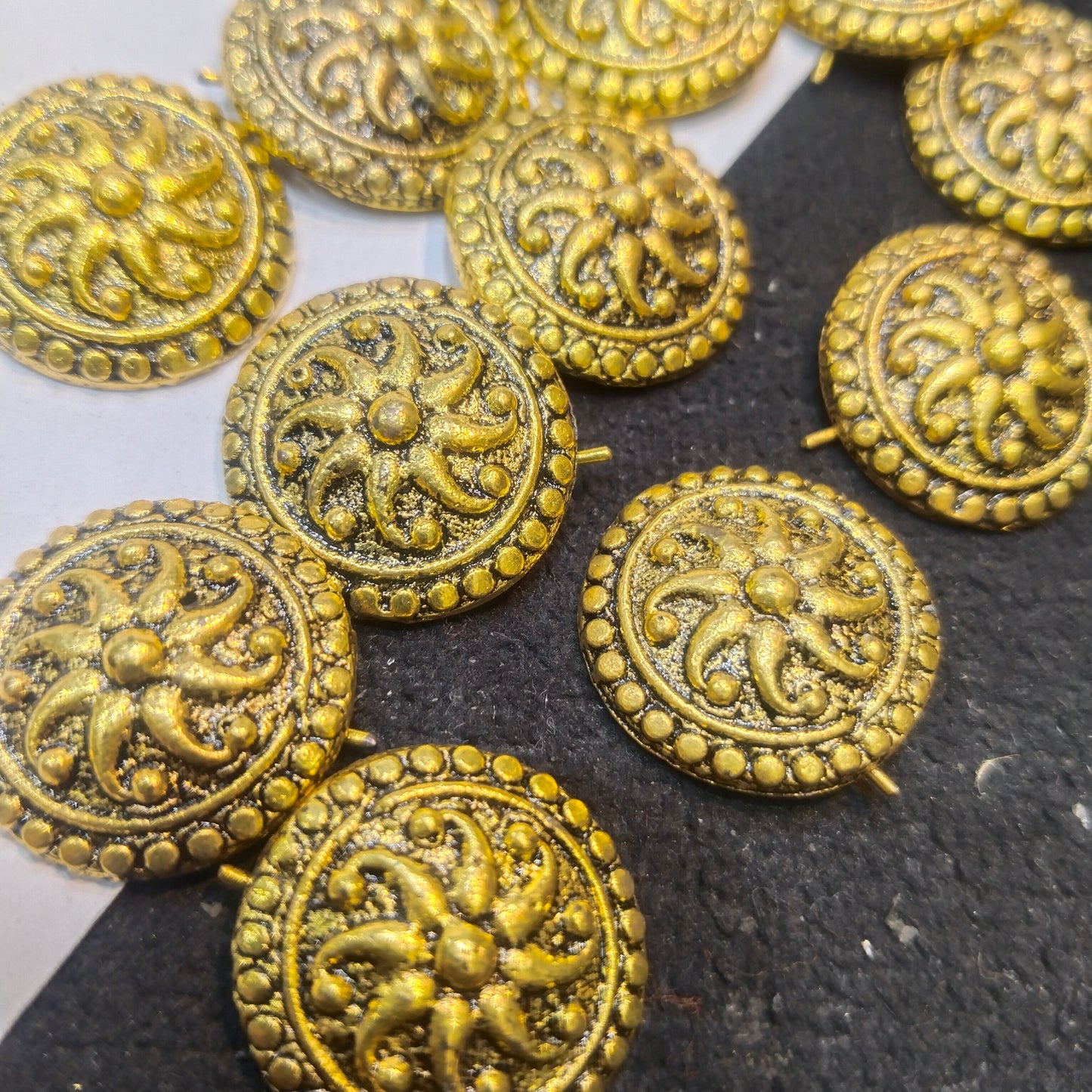 Sun-motif medallions gold-plated imitated 20mm 1 pkt 10 pairs