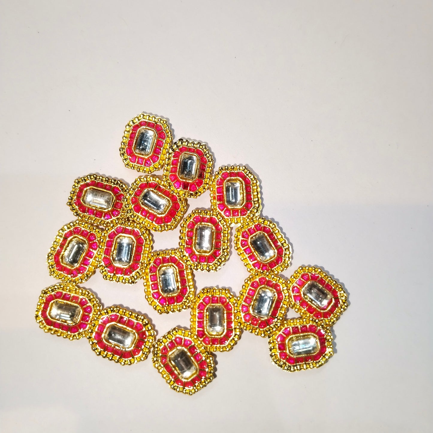 High quality Kundan pendants 12mm 1 pkt 20 pcs.