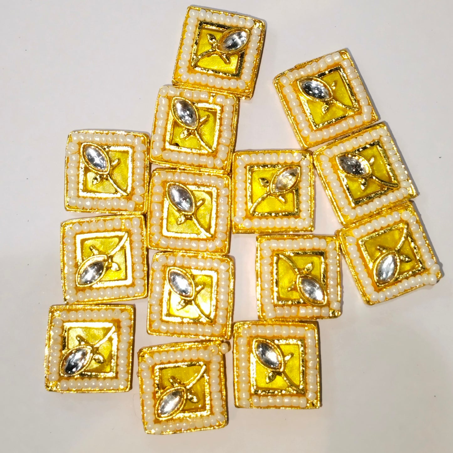 High quality meenakari Kundan 16mm 1 pkt 20 pcs.