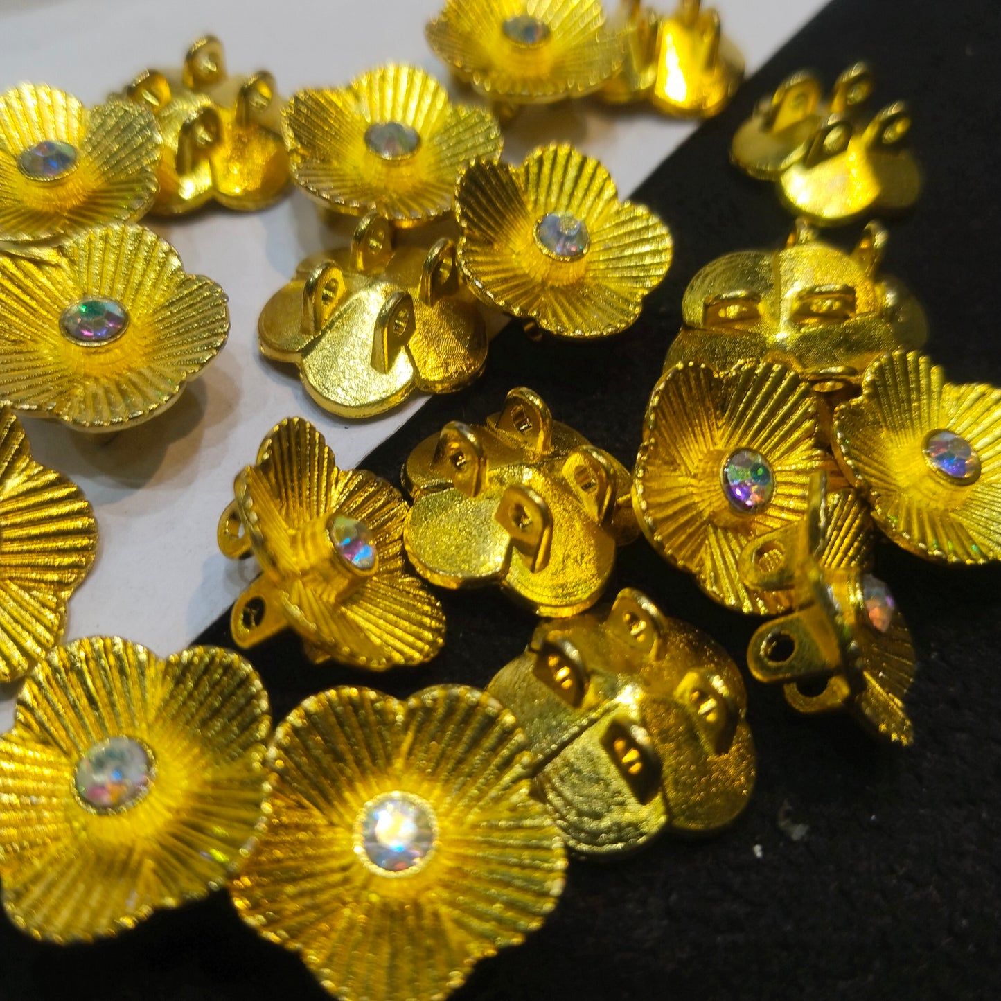 Imitated gold-plated floral stone-studs 18mm 1 pkt 60 pcs.